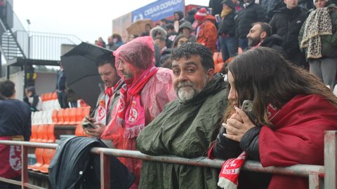 La Cultural da una lección de buen juego y golea al Lugo en una tarde brillante. El equipo de Raúl Llona muestra solvencia y buen juego y se apunta una nueva victoria lejos del estadio Reino de León. Fotos: Isaac Llamazares