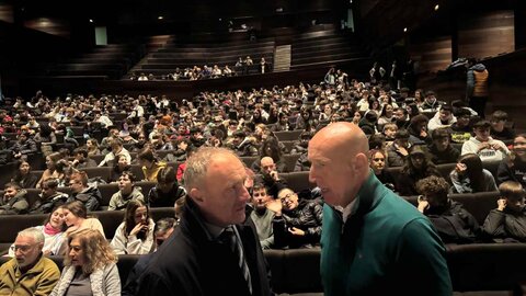 El alcalde de León, José Antonio Diez, ha inaugurado este lunes las III Jornadas de Difusión de la Montaña Leonesa del IES Eras de Renueva.