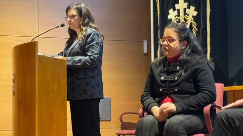 La Junta Mayor de Cofradías y Hermandades de la Semana Santa de León ha presentado este martes el cartel oficial en el Museo Diocesano y de Semana Santa, obra de  José Luis Pulido Calvo. Fotos: Ayto León