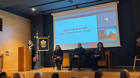 La Junta Mayor de Cofradías y Hermandades de la Semana Santa de León ha presentado este martes el cartel oficial en el Museo Diocesano y de Semana Santa, obra de  José Luis Pulido Calvo. Fotos: Ayto León