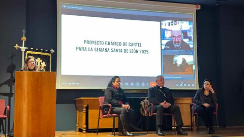 La Junta Mayor de Cofradías y Hermandades de la Semana Santa de León ha presentado este martes el cartel oficial en el Museo Diocesano y de Semana Santa, obra de  José Luis Pulido Calvo. Fotos: Ayto León