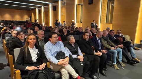 La Junta Mayor de Cofradías y Hermandades de la Semana Santa de León ha presentado este martes el cartel oficial en el Museo Diocesano y de Semana Santa, obra de  José Luis Pulido Calvo. Fotos: Ayto León