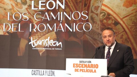 El Consorcio de Turismo de León puso hoy el foco en 19 recursos seleccionados y que constituyen la denominada ‘Ruta del románico’, una idea presentada hoy en el expositor de Castilla y León, junto a un nuevo spot publicitario, en el marco de la Feria Internacional de Turismo (Fitur), que se celebra en Madrid. Fotos: Juan Lázaro