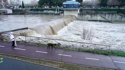 Crecida de los ríos Torío y Bernesga a su paso por León. Fotos: Campillo.