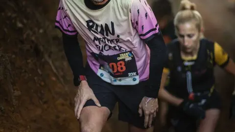 Iván Álvarez se propone batir el récord del mundo del Camino de Santiago Francés corriendo.