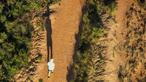 Iván Álvarez se propone batir el récord del mundo del Camino de Santiago Francés corriendo.