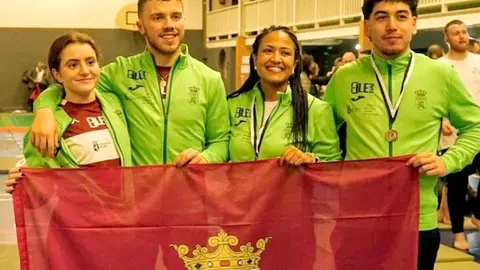 La gran actuación de los luchadores leoneses en los Campeonatos Internaciones de Back-Hold de Pontivy ha dado como resultado oros para Beatriz Riaño y Florián Yugueros, plata para Luzma Carcedo y bronce para José Luis García, alias 'Chelín'.