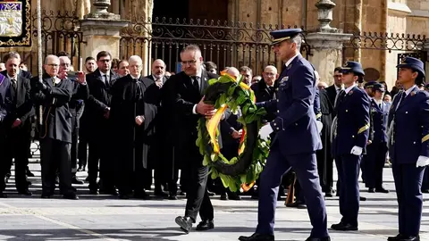 Procesión de conmemoración del LXXX aniversario del paso 'El descendimiento', organizada por la Real Cofradía del Santísimo Sacramento de Minerva y la Santa Vera Cruz y la Academia Básica del Aire y del Espacio. Fotos: Campillo.