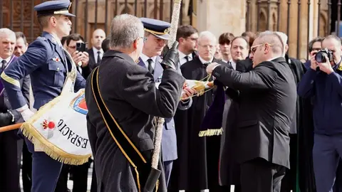 Procesión de conmemoración del LXXX aniversario del paso 'El descendimiento', organizada por la Real Cofradía del Santísimo Sacramento de Minerva y la Santa Vera Cruz y la Academia Básica del Aire y del Espacio. Fotos: Campillo.