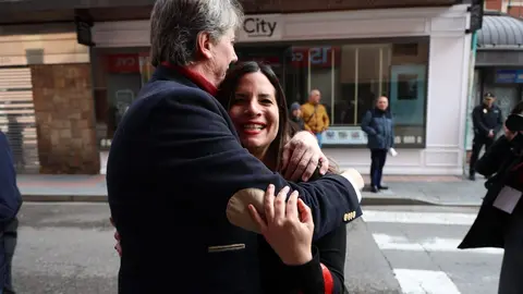 El secretario general del PSCyL, Carlos Martínez, junto a Nuria Rubio en la segunda jornada del XV Congreso Autonómico del PSOE de Castilla y León. Foto: PSOE.