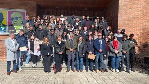 IMG-20La Junta de Castilla y León clausura once programas mixtos de formación y empleo en la provincia de León con una inversión que alcanza los 2,6 millones de euros y en los que participaron 141 personas.250226-WA0052