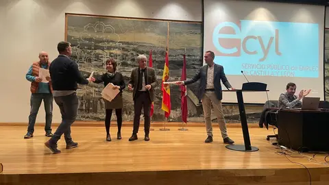 La Junta de Castilla y León clausura once programas mixtos de formación y empleo en la provincia de León con una inversión que alcanza los 2,6 millones de euros y en los que participaron 141 personas.