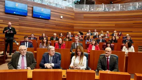 Acto institucional de conmemoración del 42 aniversario del Estatuto de Autonomía de Castilla y León, con la entrega de la Medalla de Oro de las Cortes a la Semana Santa de la Comunidad. Foto: Leticia Pérez.