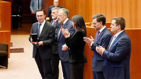 Acto institucional de conmemoración del 42 aniversario del Estatuto de Autonomía de Castilla y León, con la entrega de la Medalla de Oro de las Cortes a la Semana Santa de la Comunidad. Foto: Leticia Pérez.