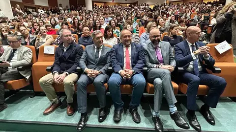 La investigadora y miembro de la reserva de astronautas de la Agencia Espacial Europea (ESA) visita la Universidad de León y participa en una charla abierta al público en el salón de actos de la Escuela de Ingenierías. Fotos: Peio García | Heraldo