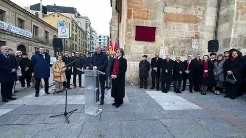 'Calle de la Hermandad Sacramental de Santa Marta y de la Sagrada Cena'. La Hermandad Sacramental de Santa Marta y de la Sagrada Cena tiene desde este viernes un rincón en el callejero de León. Fotos: Ayuntamiento de León