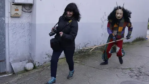 Entroido en la localidad berciana de Burbia (León), con la salida de los Maranfallos