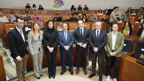 El consejero de Movilidad y Transformación Digital, José Luis Sanz Merino, y el presidente de la Diputación de Valladolid, Conrado Íscar, inauguran la jornada de presentación del programa ‘CyL Digital Rural’. Foto: Rubén Cacho.