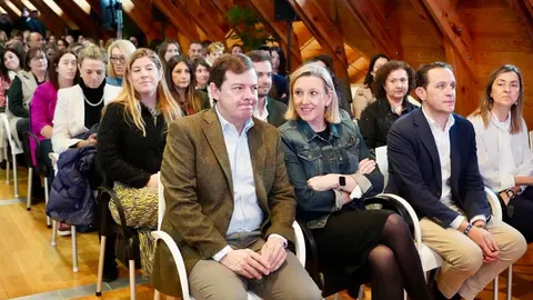 El presidente de la Junta de Castilla y León, Alfonso Fernández Mañueco, participa en el acto institucional del Gobierno Autonómico con motivo del Día Internacional de la Mujer. Foto: Leticia Pérez.