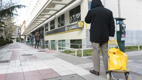 Dos fotógrafos de la agencia Ical, Campillo y César Sánchez, captan con sus cámaras el latido detenido de León y Ponferrada. El confinamiento paraba el tiempo, y las vidas.