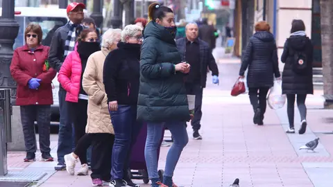 Dos fotógrafos de la agencia Ical, Campillo y César Sánchez, captan con sus cámaras el latido detenido de León y Ponferrada. El confinamiento paraba el tiempo, y las vidas.