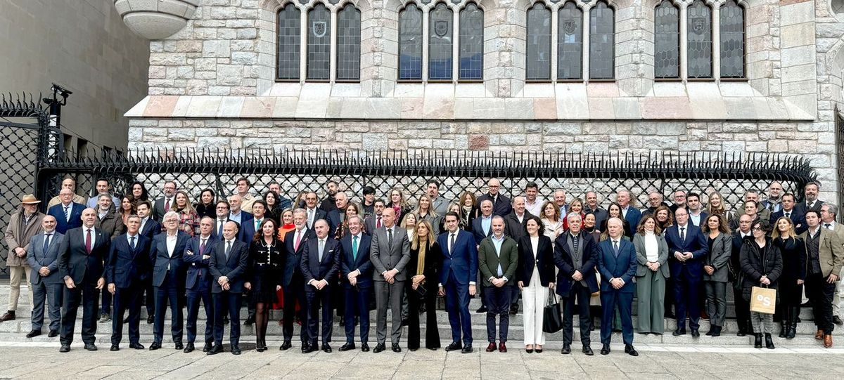 Foto de familia a la conclusión del Foro Sabadell León.