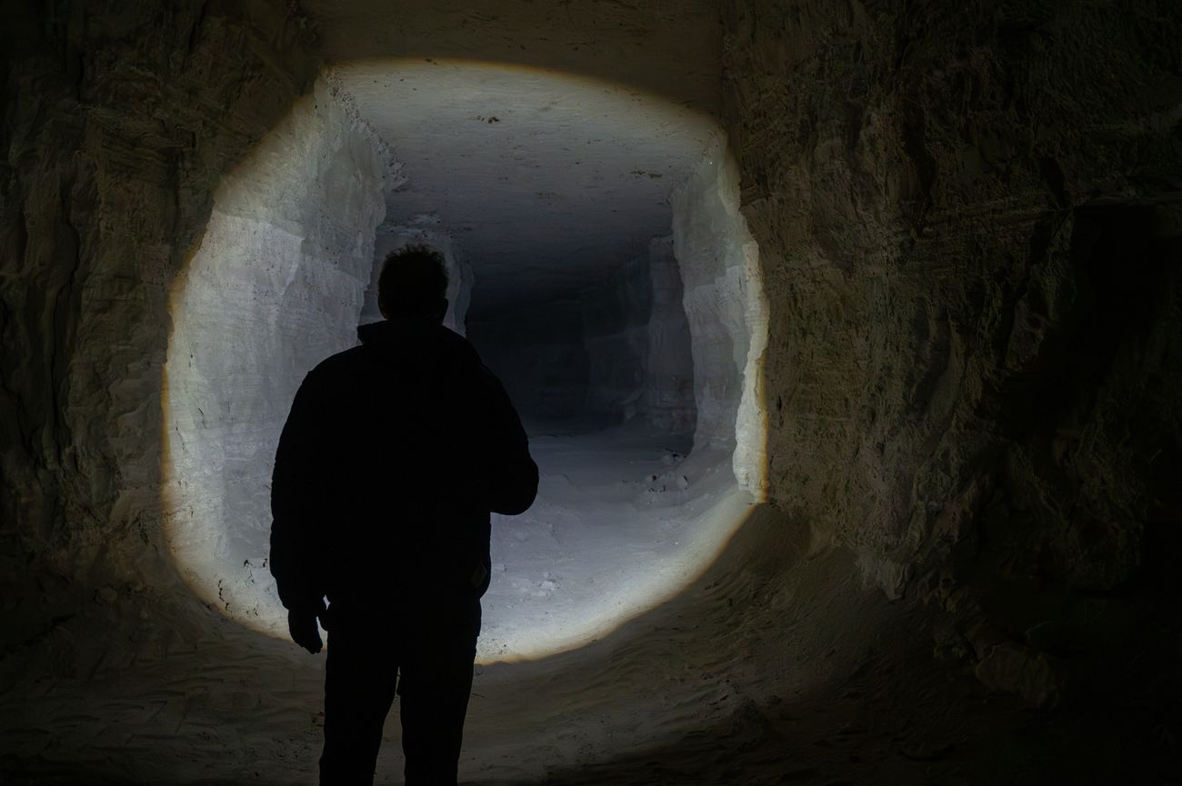 Imagen interior de las minas de yeso de Hornillos de Cerrato.