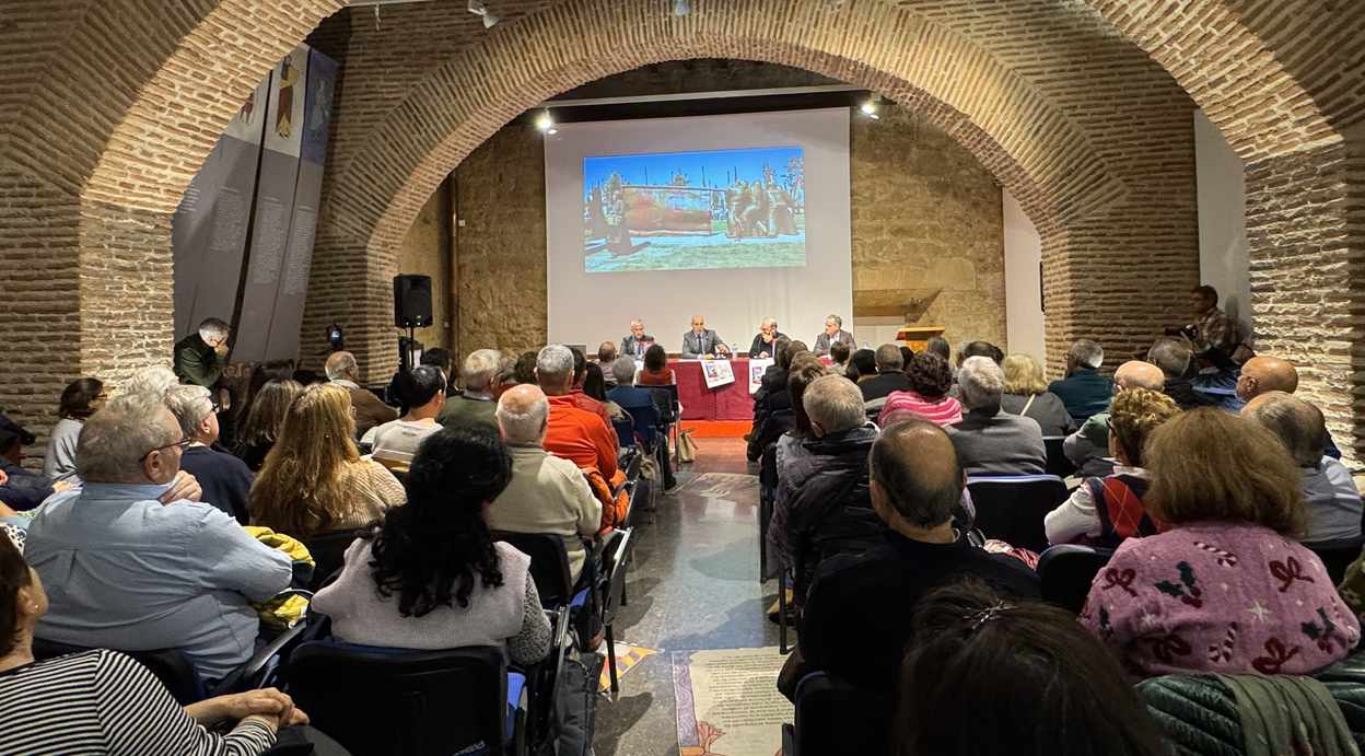 Un instante de la presentación realizada en el Palacio Conde Luna.