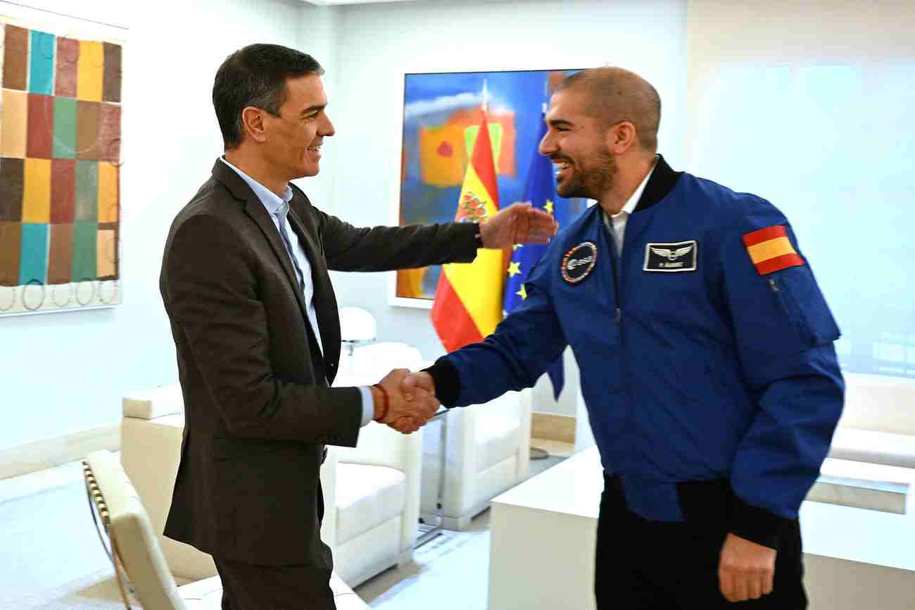 Pedro Sánchez recibe al astronauta leonés  Pablo Álvarez. (2)