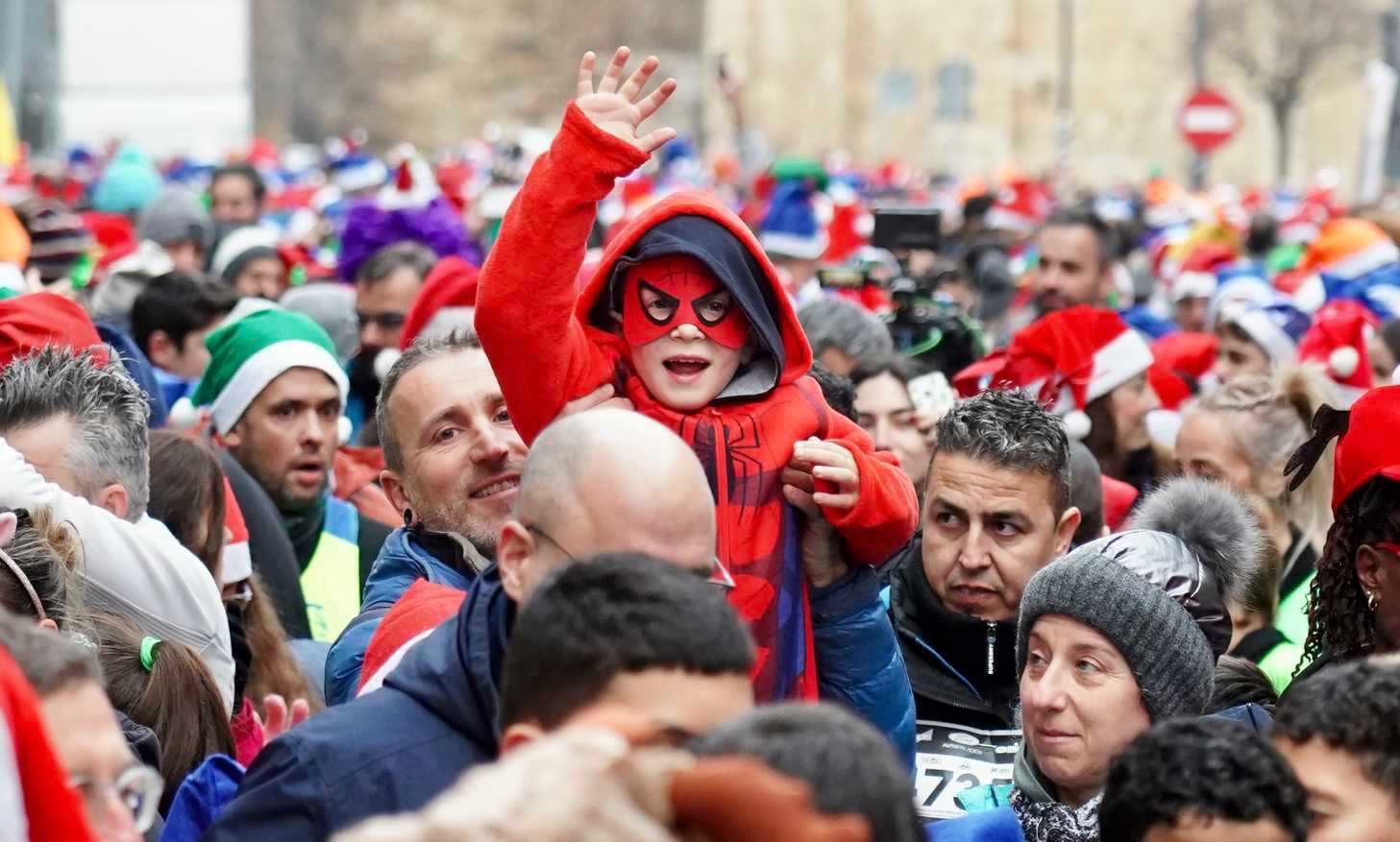 Miles de leoneses participan en la tradicional carrera San Silvestre Ciudad de Le?n