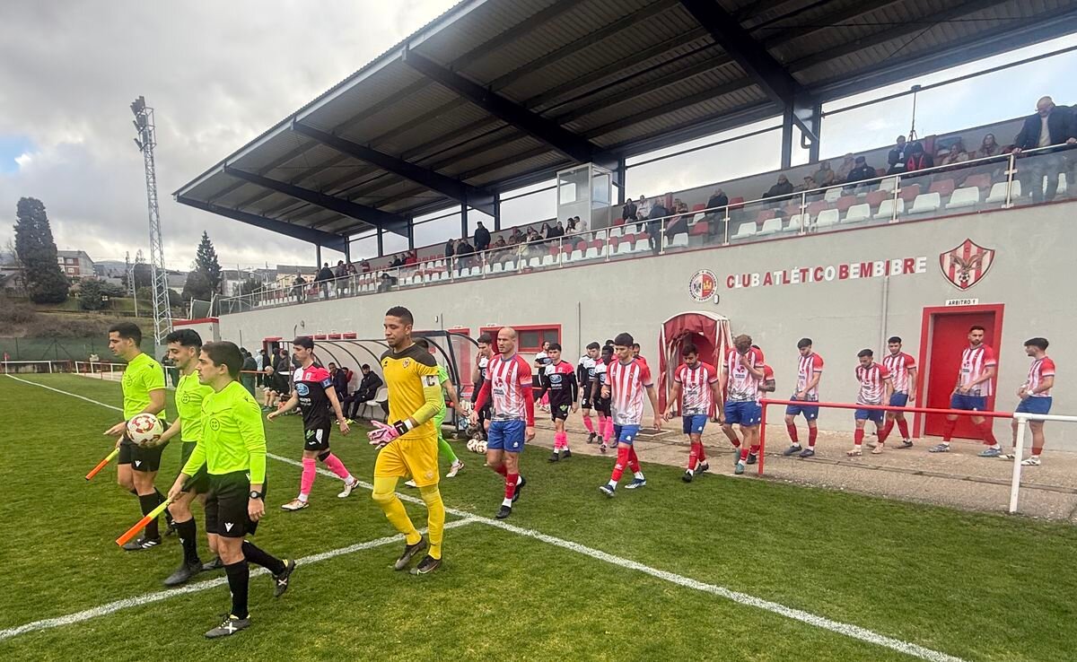 Un punto para los bercianos en el partido en casa contra el Almazán.