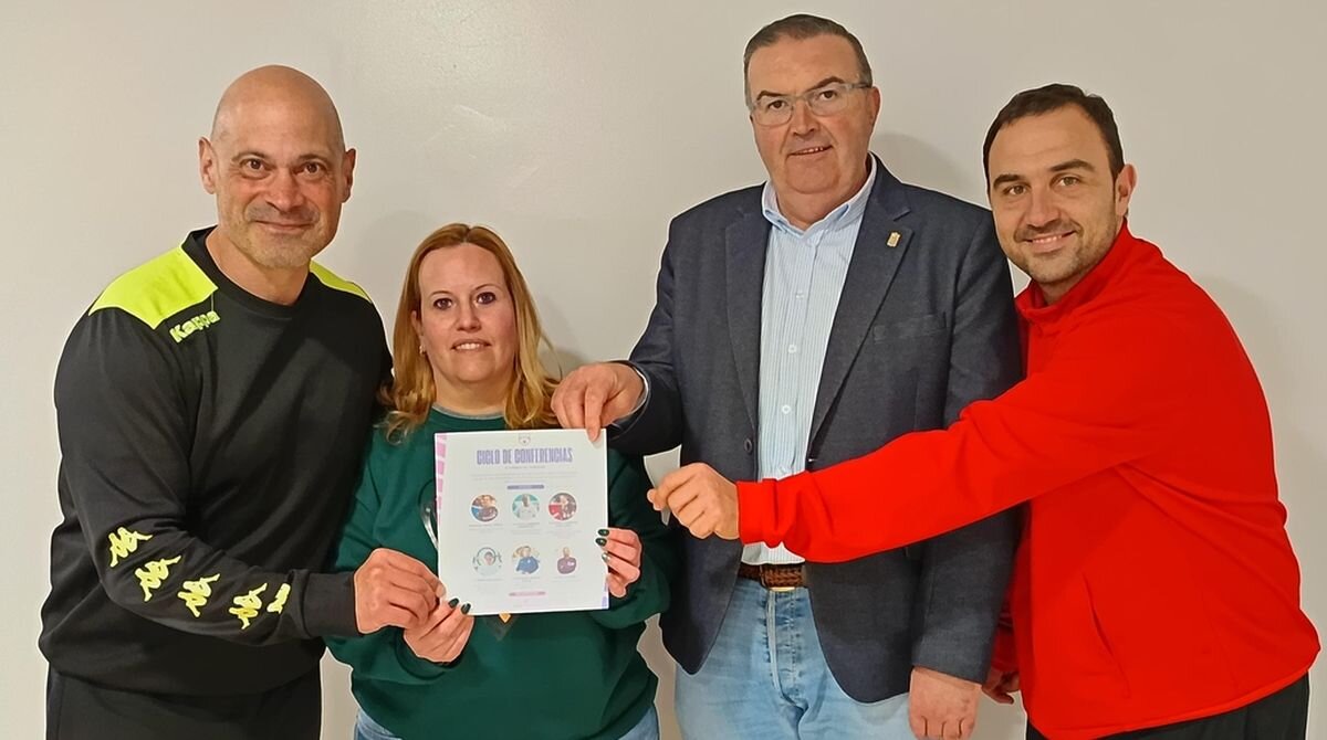 Sariegos se viste de balonmano por Carnaval.