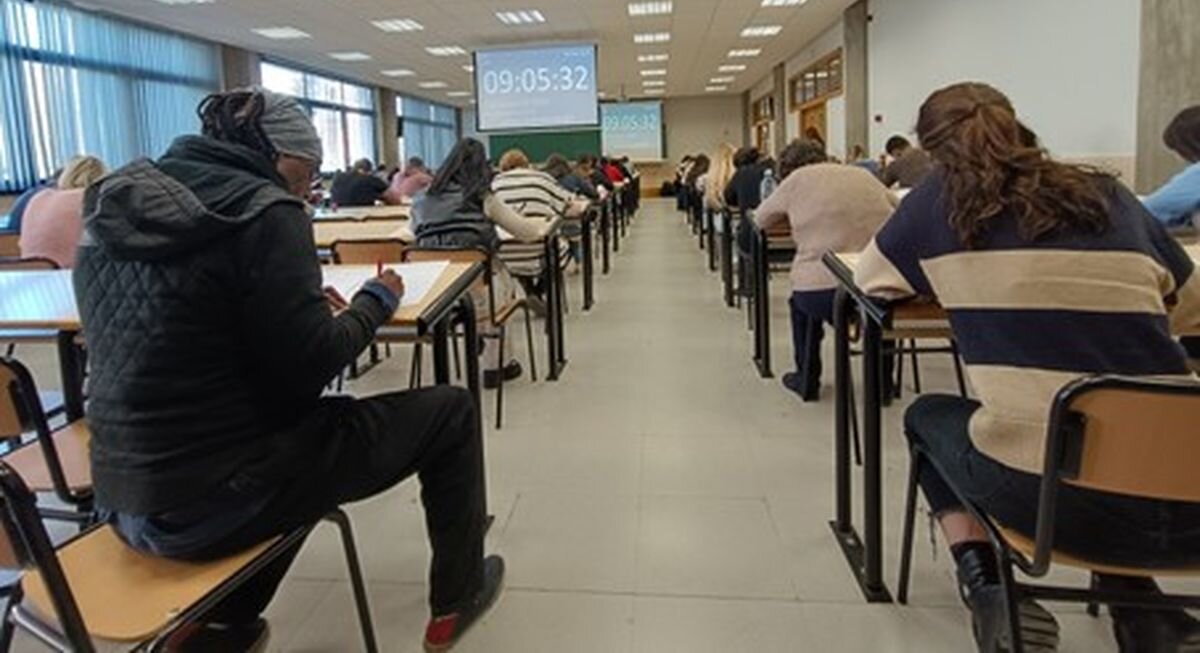 Más de un centenar de personas realiza las pruebas de acceso a la universidad para mayores de 25 y de 45 años en la ULE